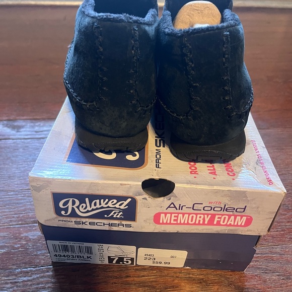Like New Skechers Relaxed Fit shoes Size 7.5 - Picture 5 of 11